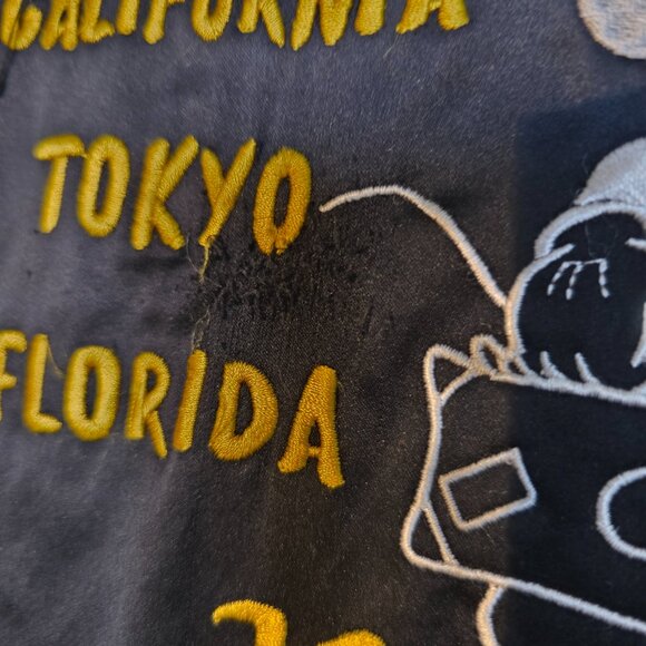 Uniqlo X Disney Mickey Mouse World Tour' Bomber Jacket Unisex ADULT D23 2019 - Picture 5 of 6